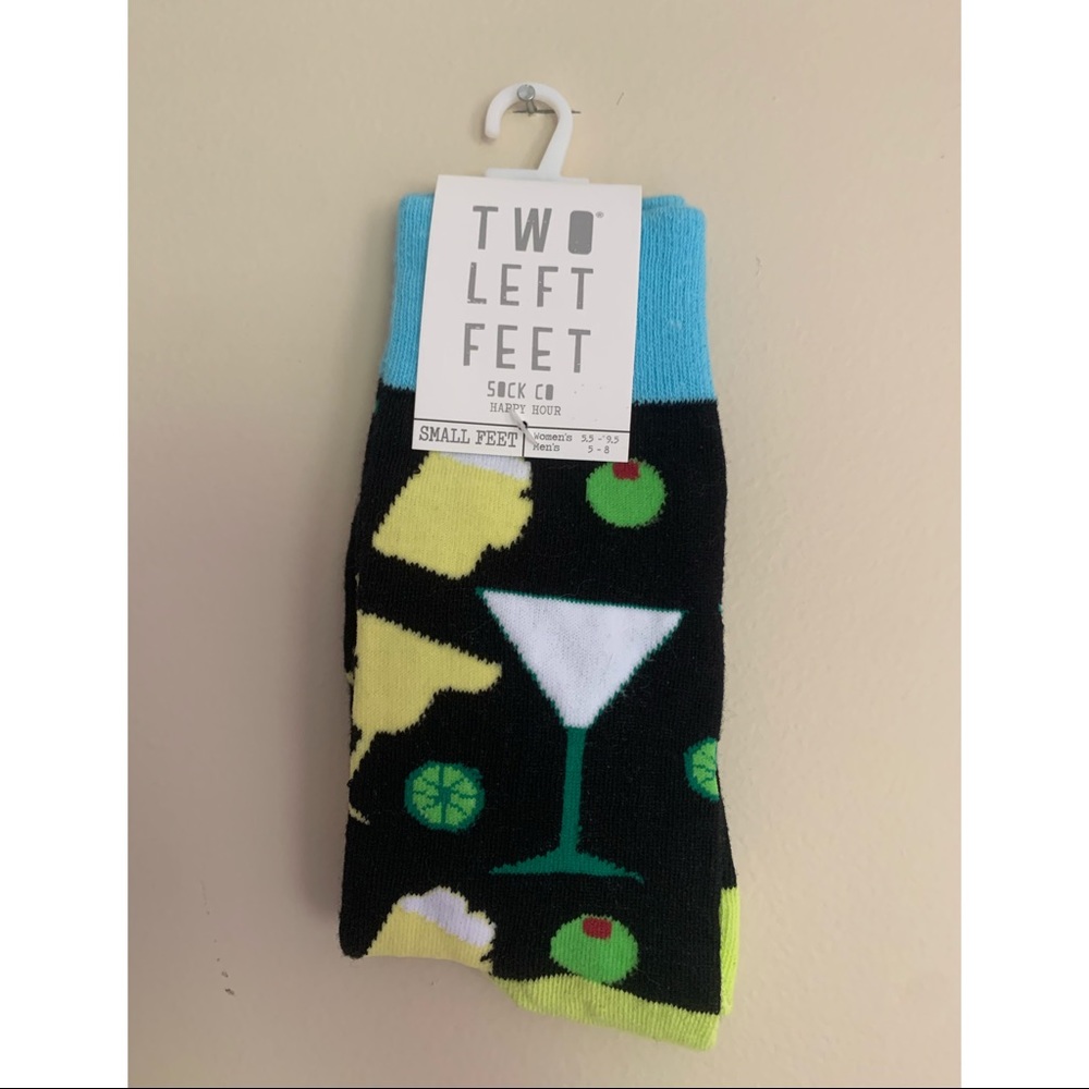 2 pairs of socks
